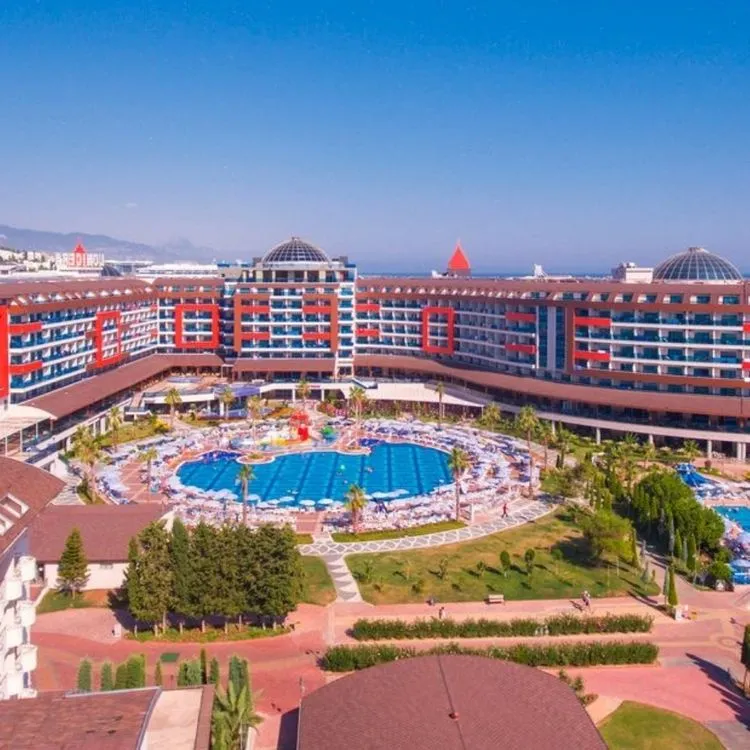 Lonicera World Hotel